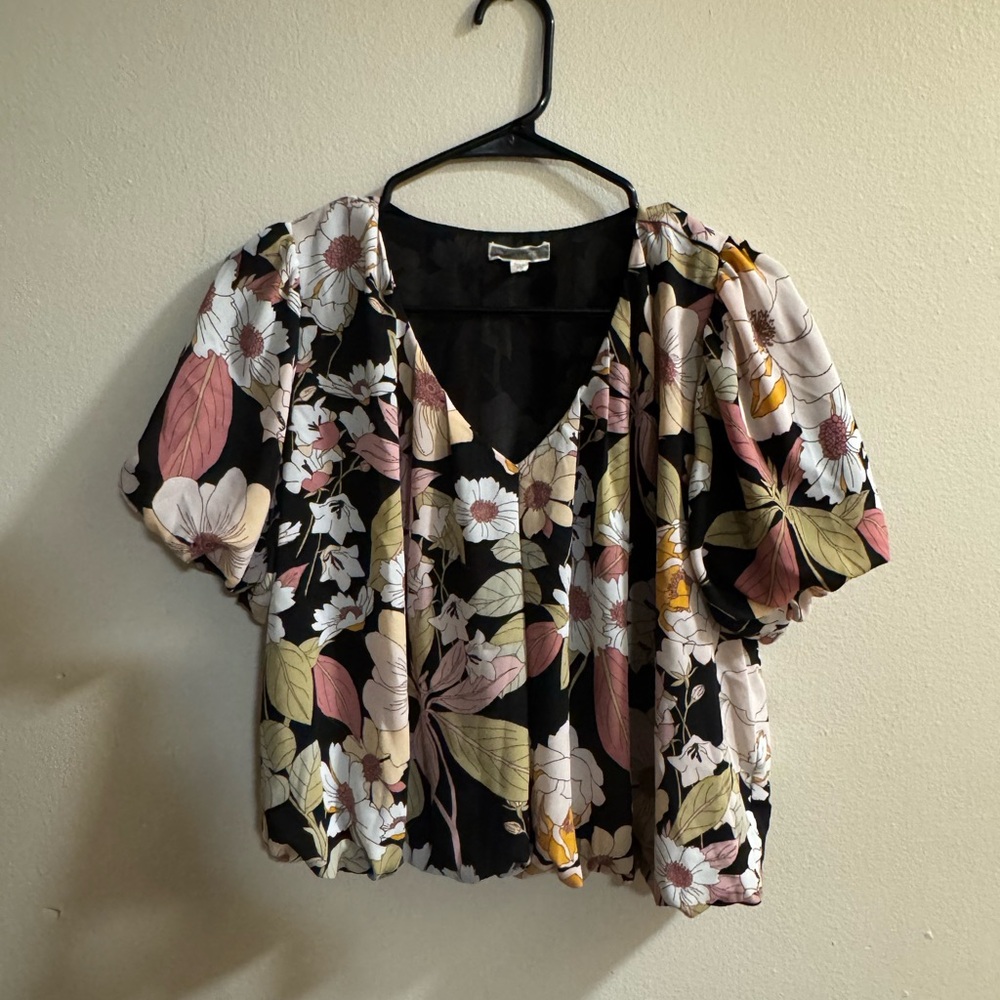 Pleione Floral Puff Sleeve Blouse - Black and Pink